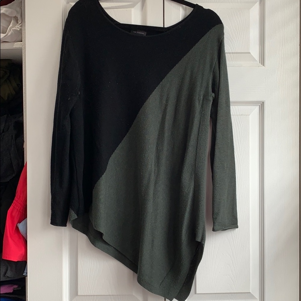 Black & Green high low sweater